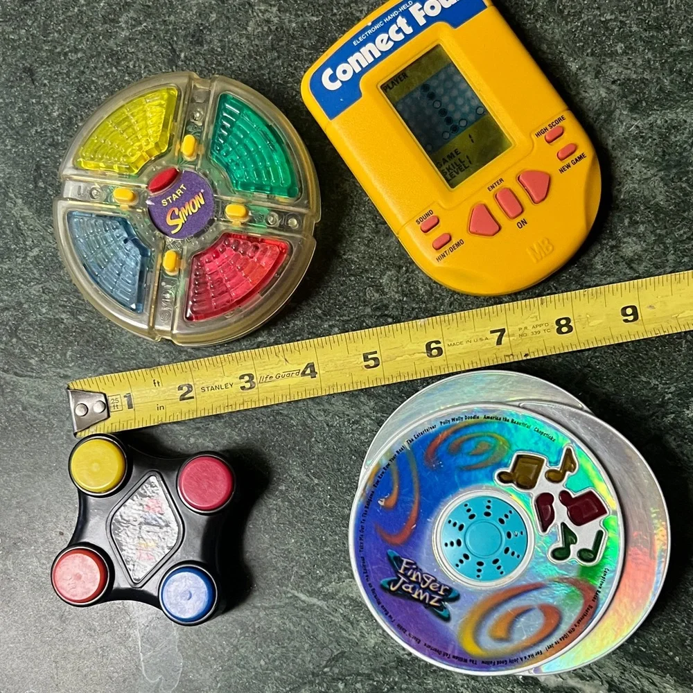 Simons Colorful Memory Game Set all hand held size. - Picture 2 of 2